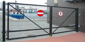 Ворота распашные для 2D и 3D ограждений в Москве
